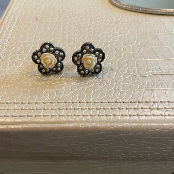 Flower Earrings with pearls and rose - Picture 1 of 4